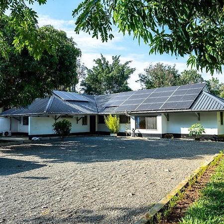 Harry'S Kisumu Oasis Aparthotel Bagian luar foto