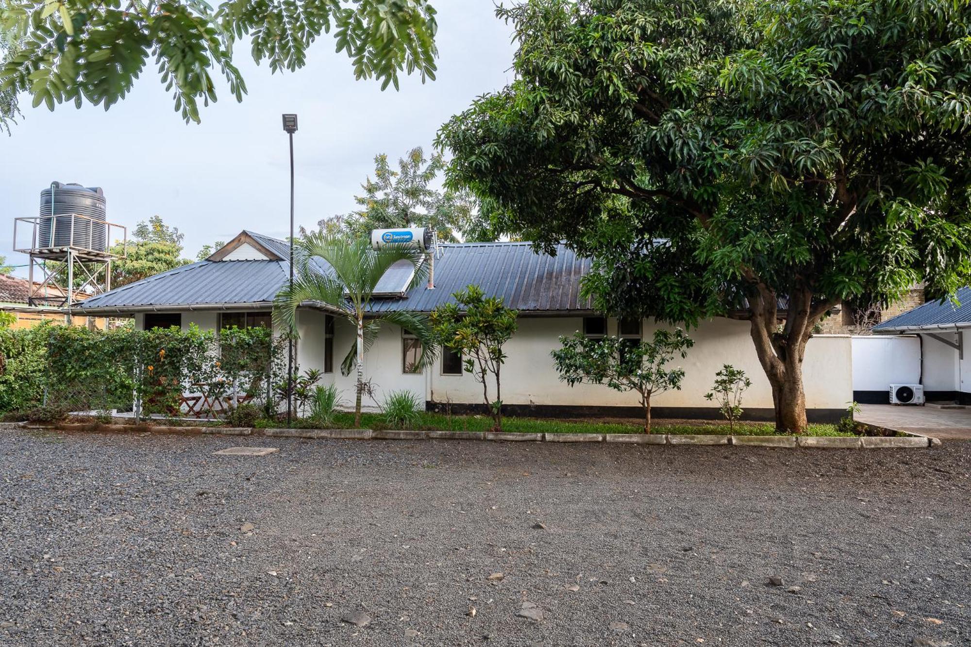 Harry'S Kisumu Oasis Aparthotel Bagian luar foto