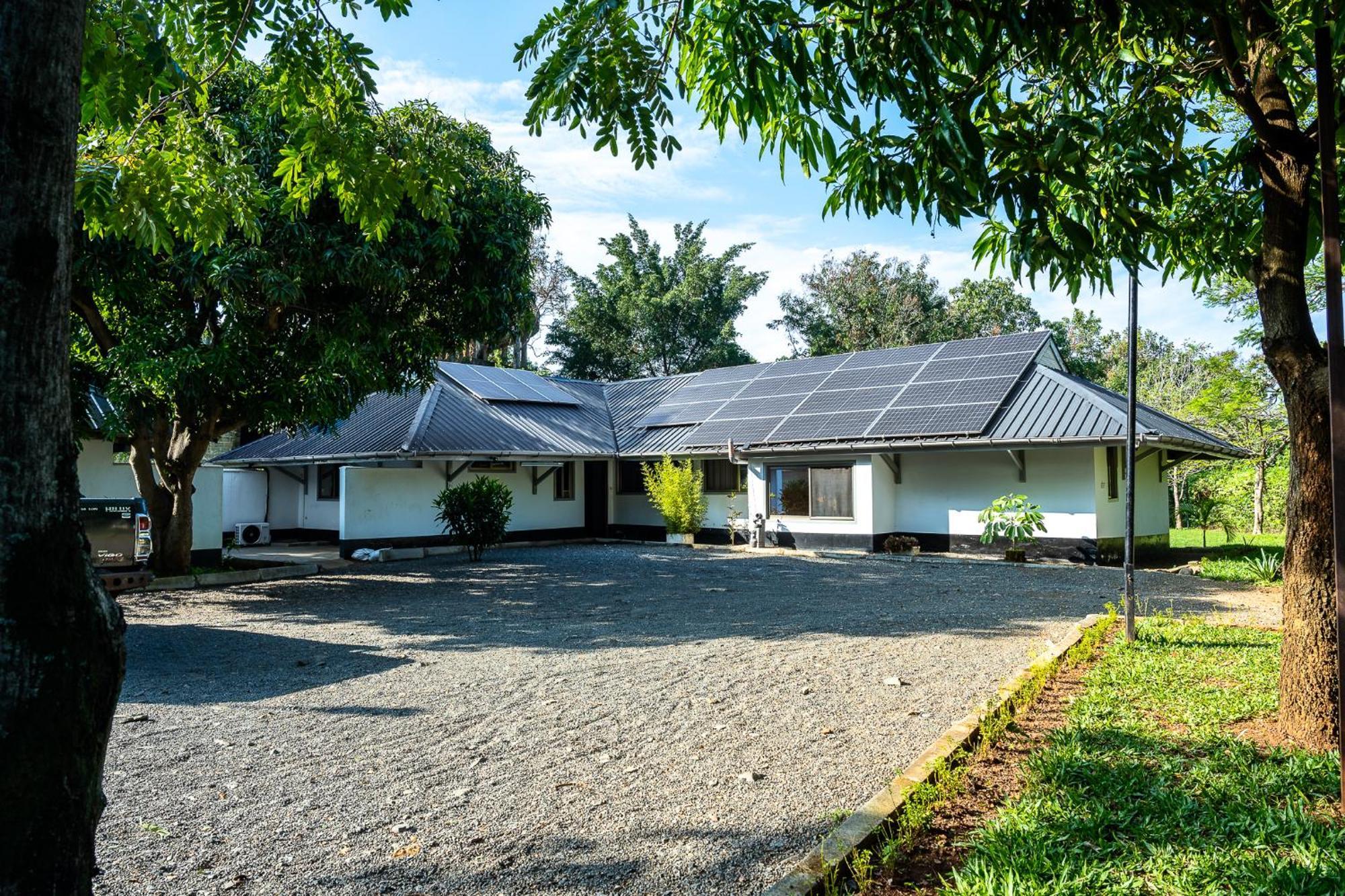 Harry'S Kisumu Oasis Aparthotel Bagian luar foto