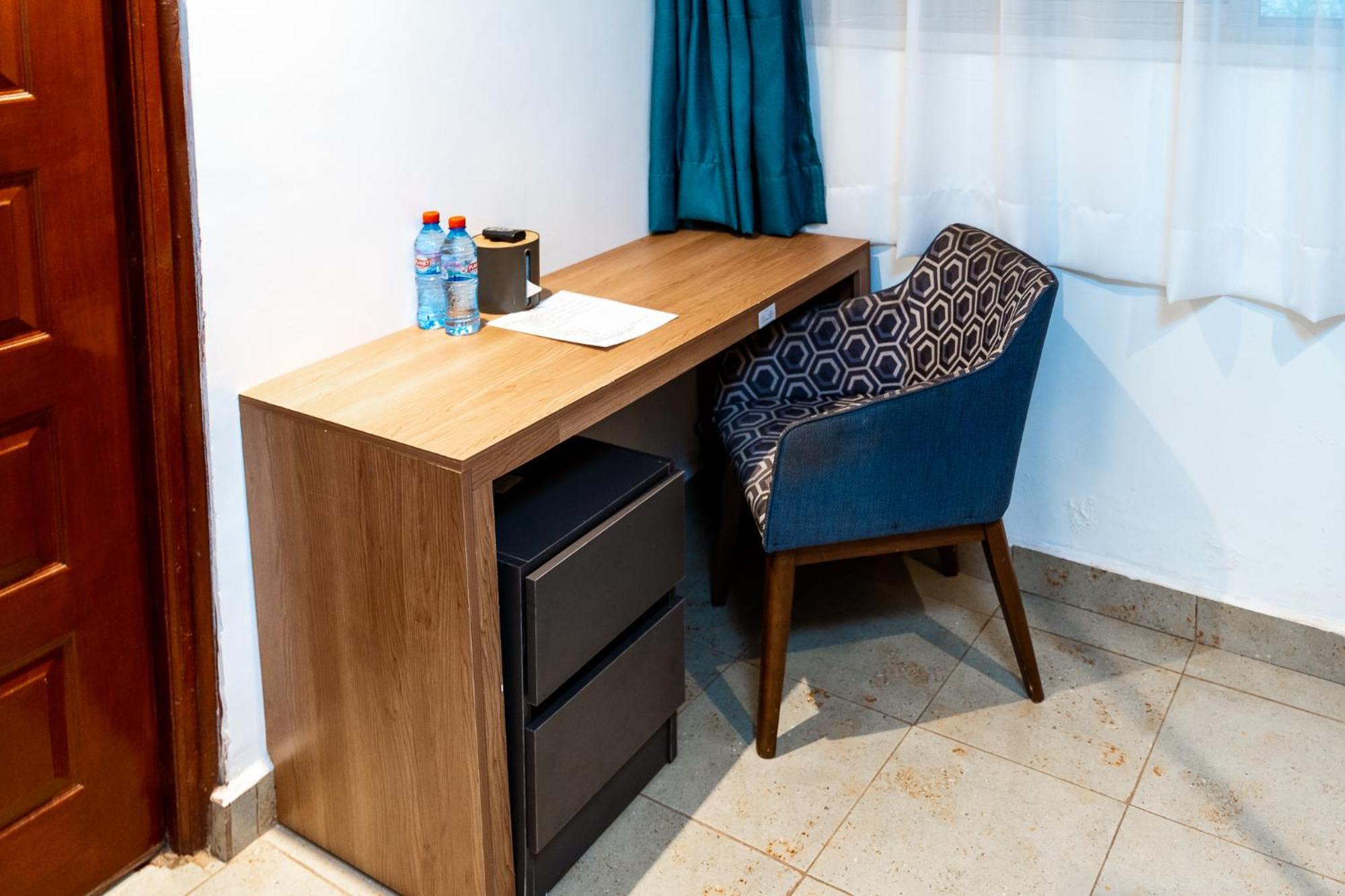 Harry'S Kisumu Oasis Aparthotel Bagian luar foto