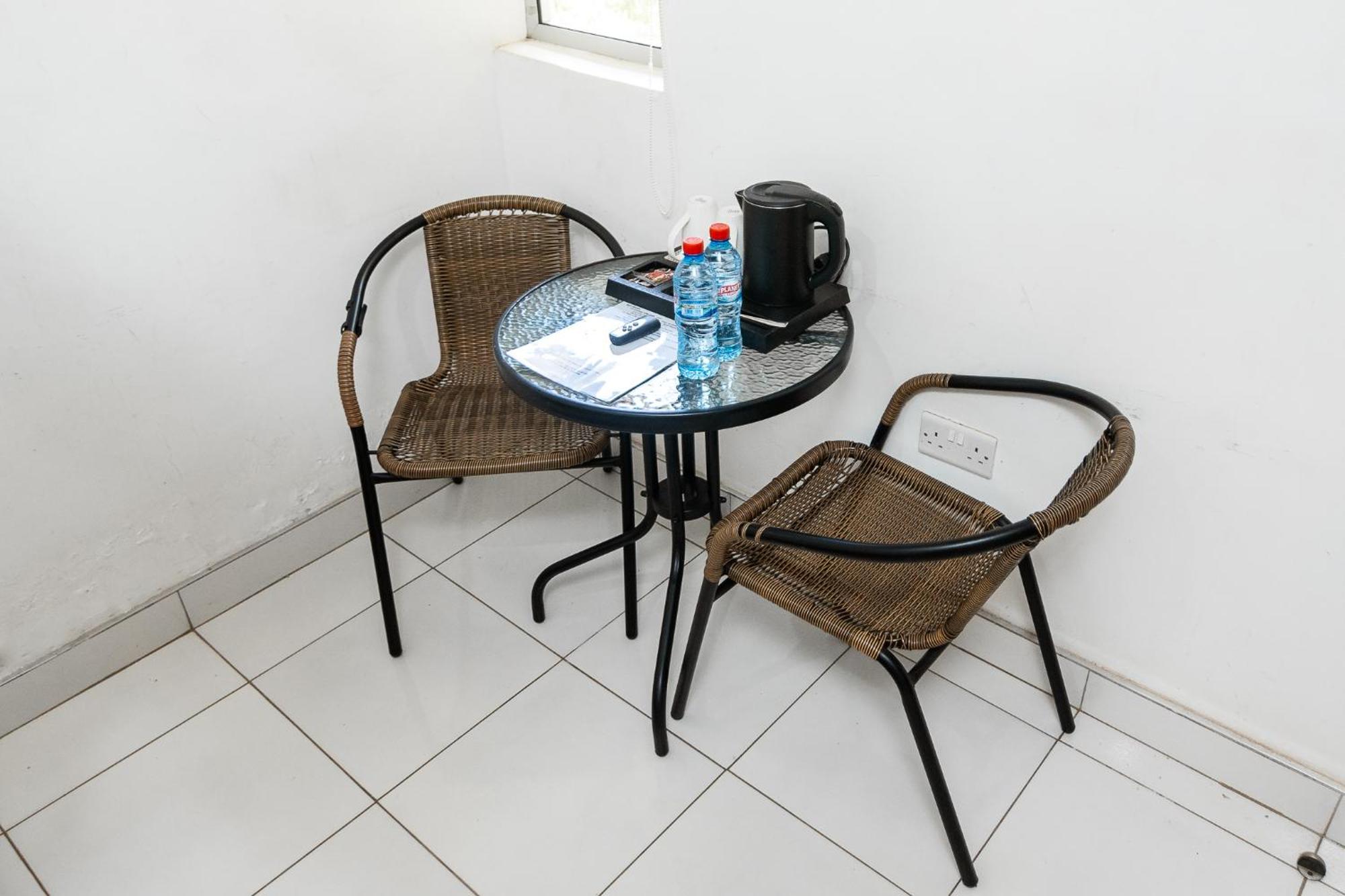 Harry'S Kisumu Oasis Aparthotel Bagian luar foto