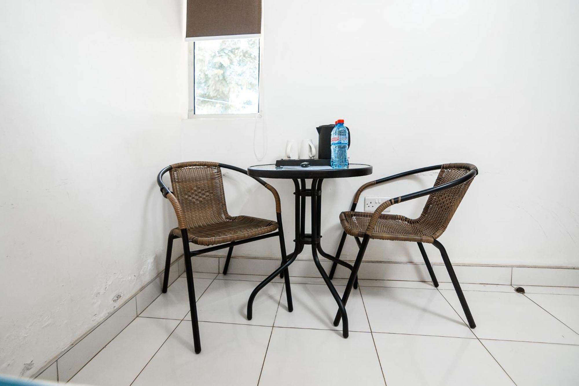 Harry'S Kisumu Oasis Aparthotel Bagian luar foto